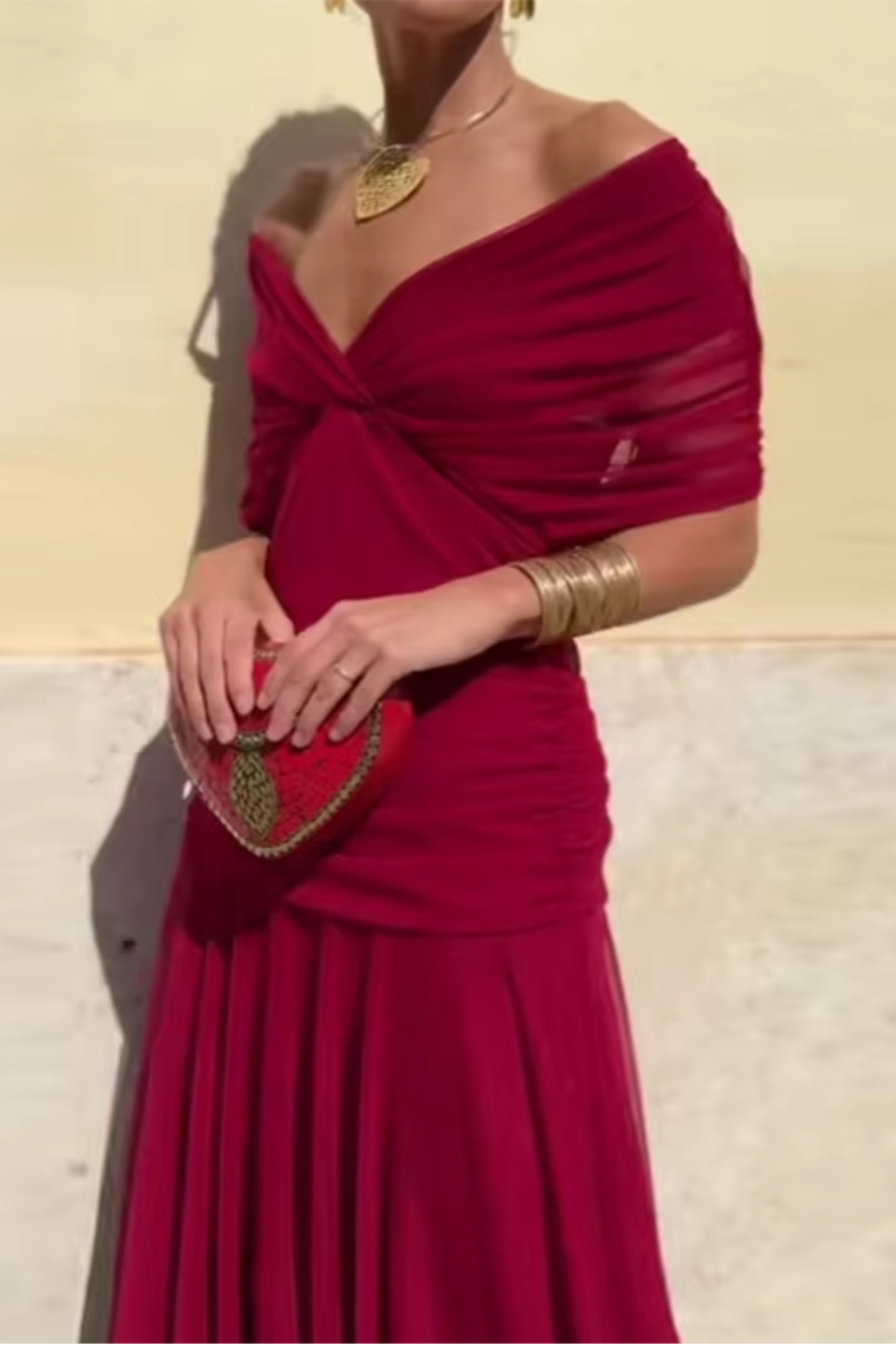 Louise | Elegante abito lungo da festa con scollo a V