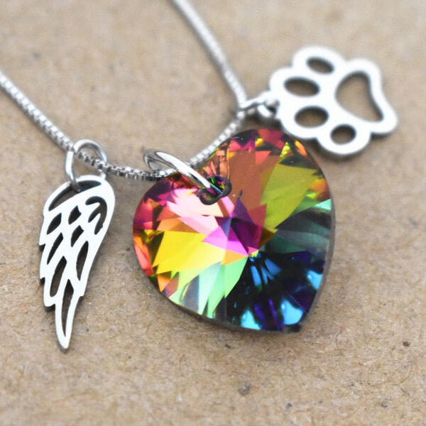 Collana commemorativa arcobaleno con ciondolo a forma di cuore