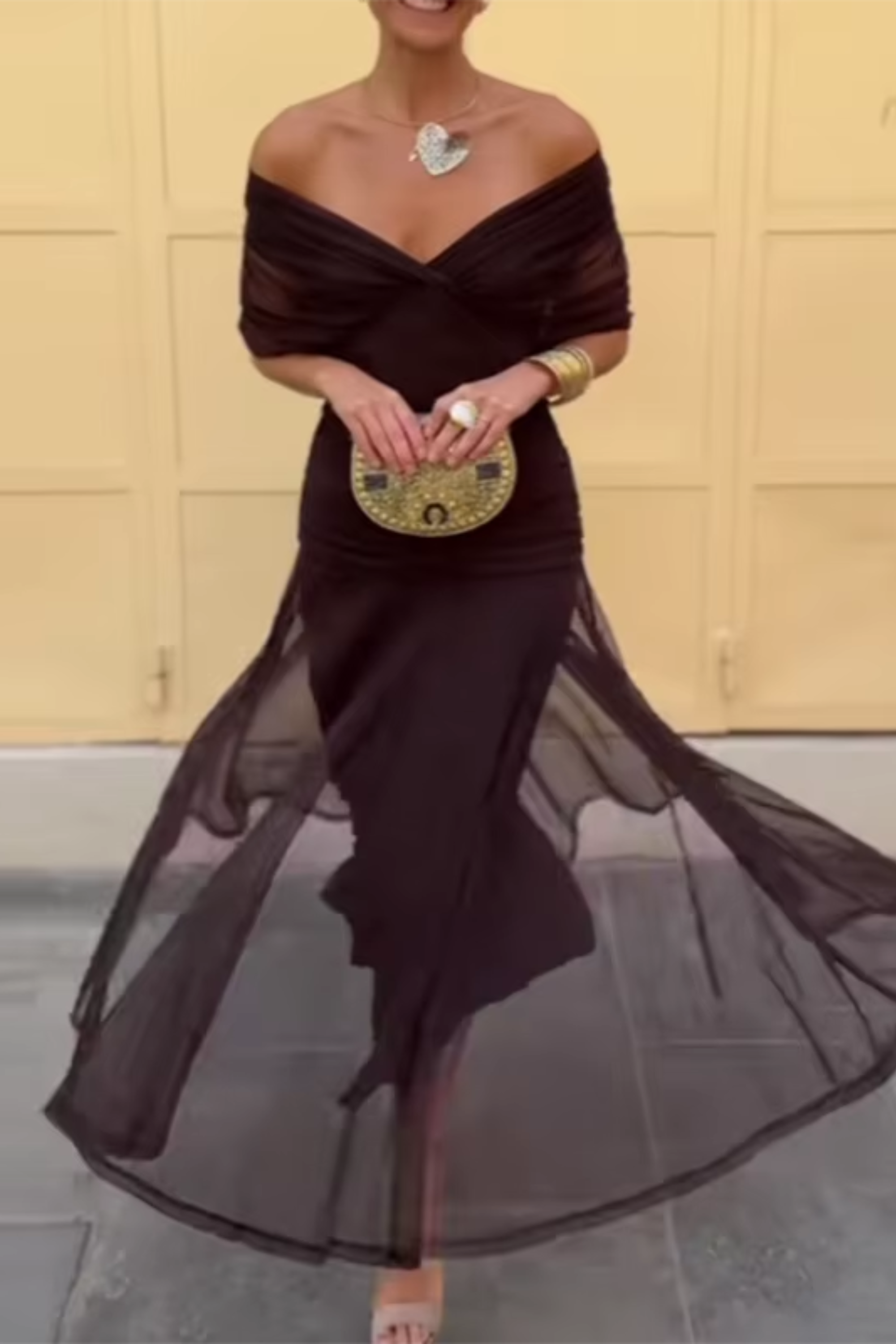 Louise | Elegante abito lungo da festa con scollo a V