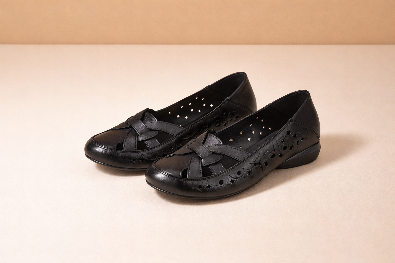 Lucia | Ballerine intrecciate in pelle con dettagli traforati