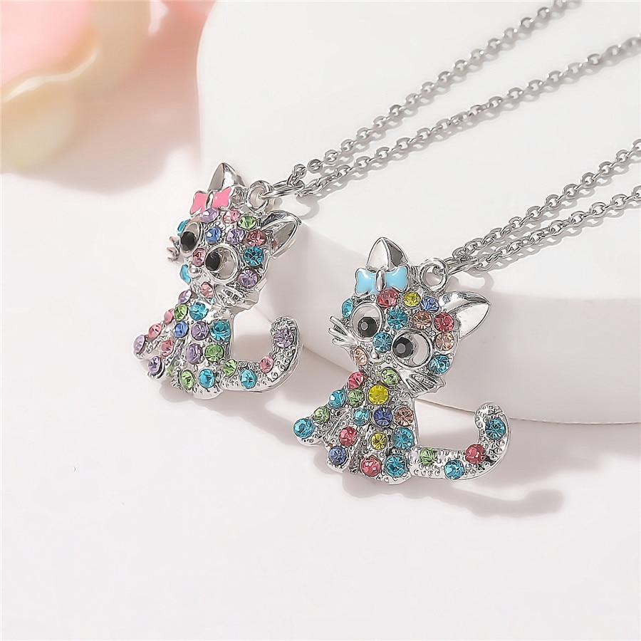 Collana con gattini argentati e zirconi colorati