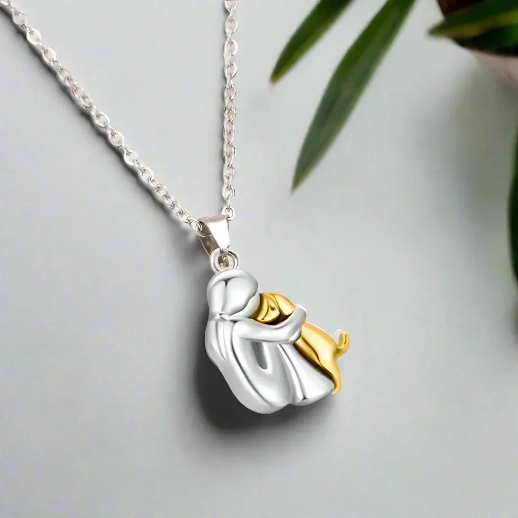 Collana con ciondolo Hug
