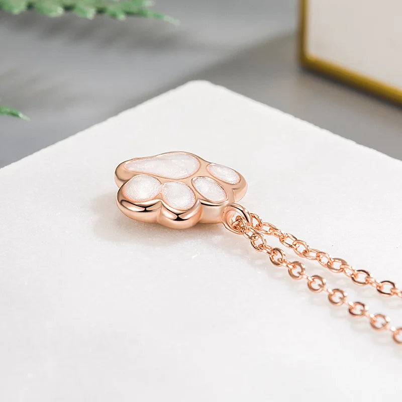 Collana con ciondolo a forma di zampa