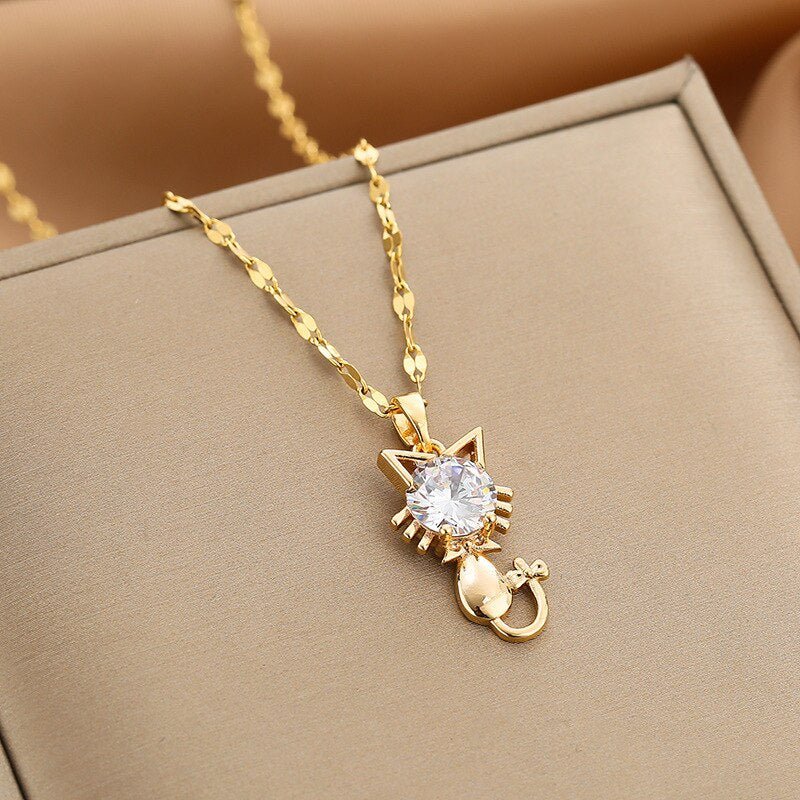 Collana con gatto placcata in oro con zirconi